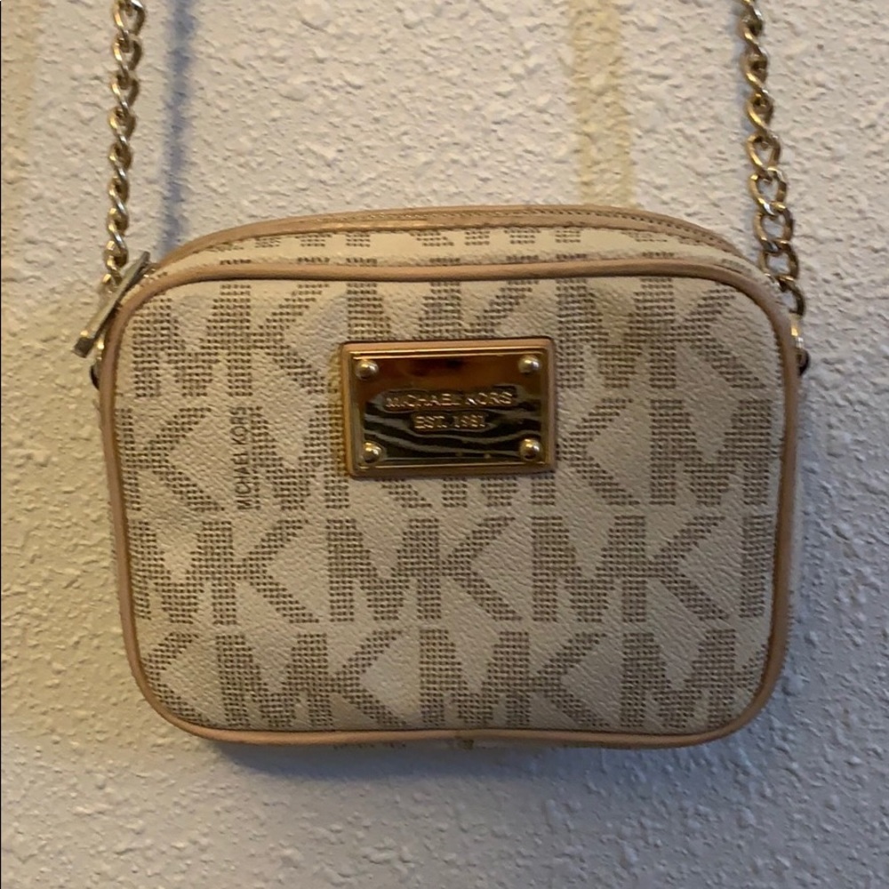 Michael Kors cross body purse